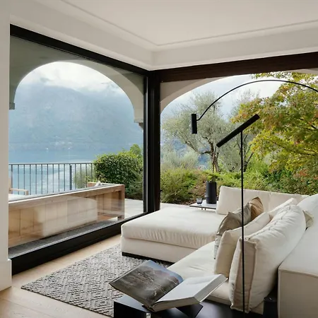 Relaxing Up To 12 Guests * * Lenno
